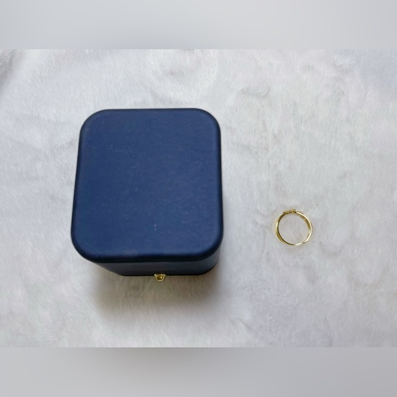 ✨Host Pick✨18K Yellow Gold and Diamond Starry Night Crossover Ring - Picture 15 of 15